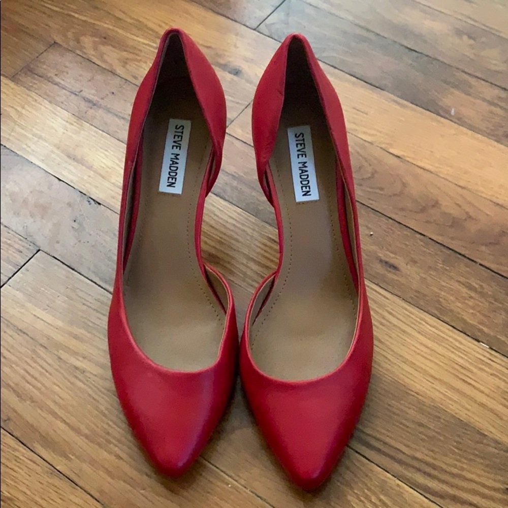 STEVE MADDEN pumps NWOT